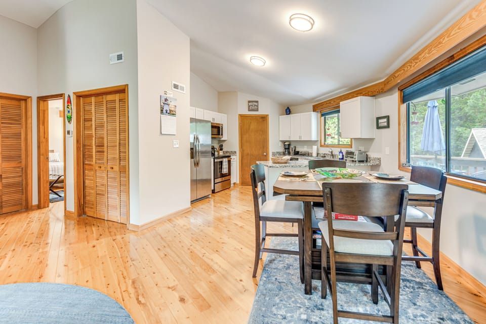 House (3 Bedrooms) | Interior