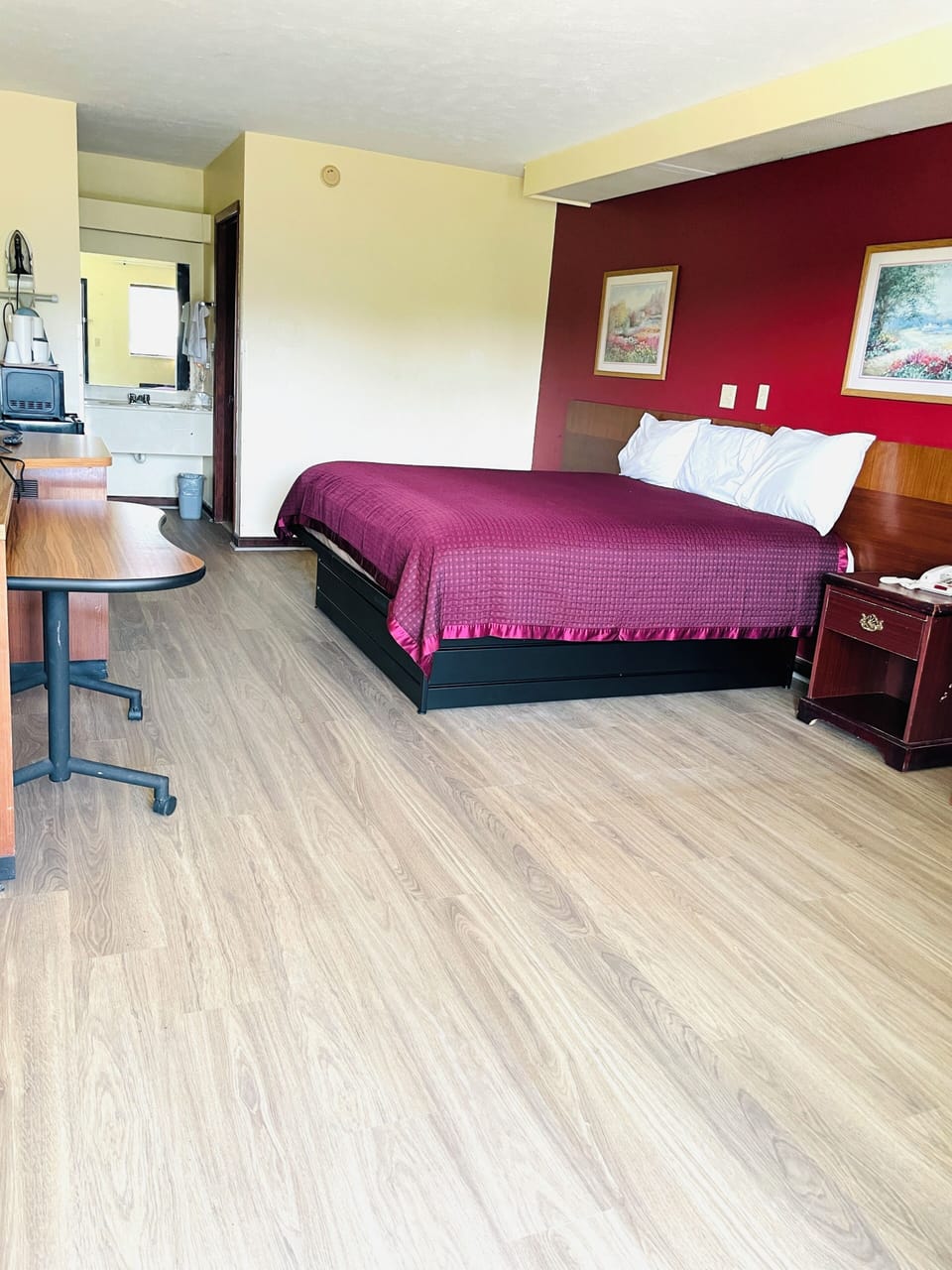 Desk, iron/ironing board, free WiFi, bed sheets