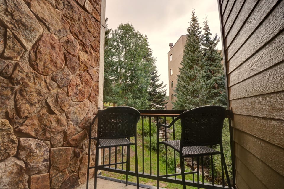 Room, 1 Bedroom | Balcony