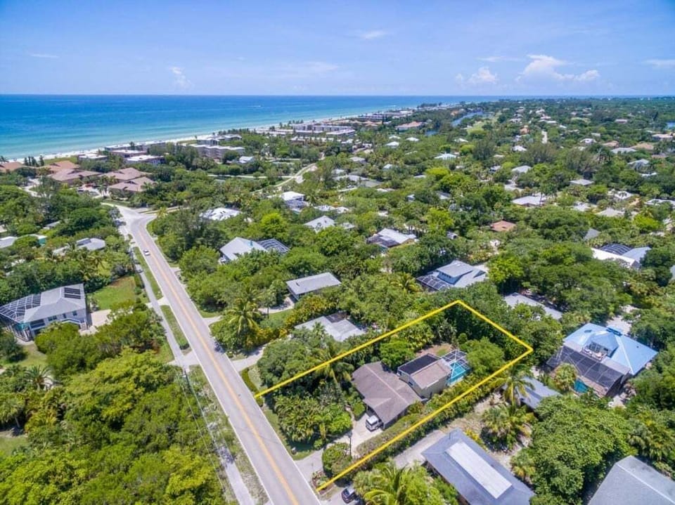 House, 3 Bedrooms | Aerial view