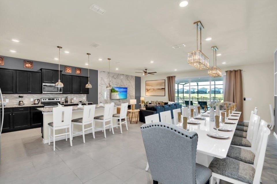 Villa, Multiple Bedrooms | Dining
