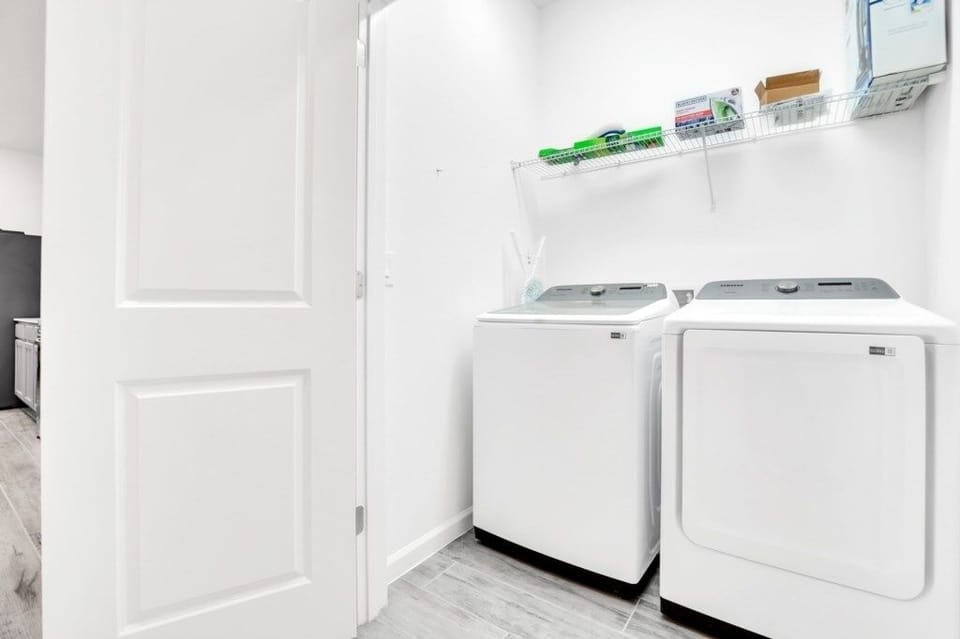 Dynamic 15 Bed With Character Bedrooms Pool, Spa! 15 Villa Villa in Kissimmee