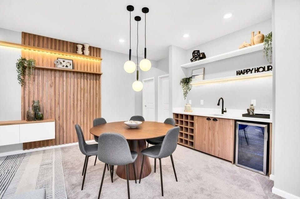 Villa, Multiple Bedrooms | Dining