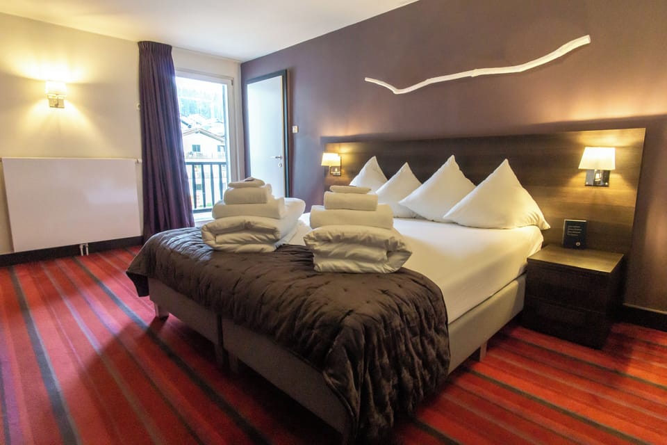 Comfort Double Room | In-room safe, blackout drapes, free WiFi, bed sheets