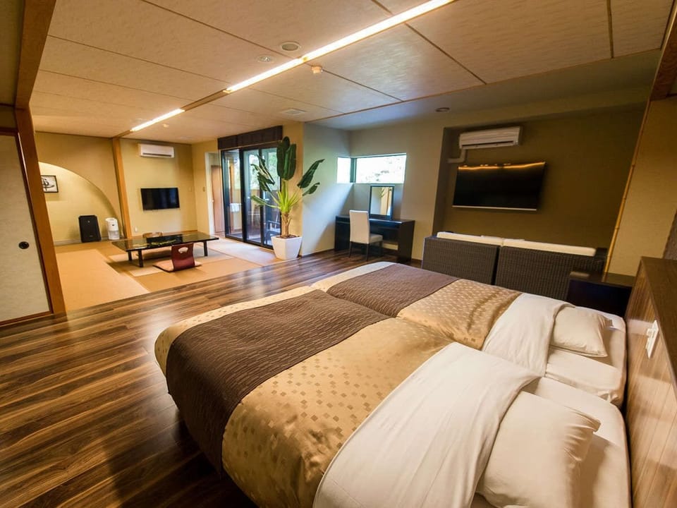 In-room safe, desk, free WiFi, bed sheets