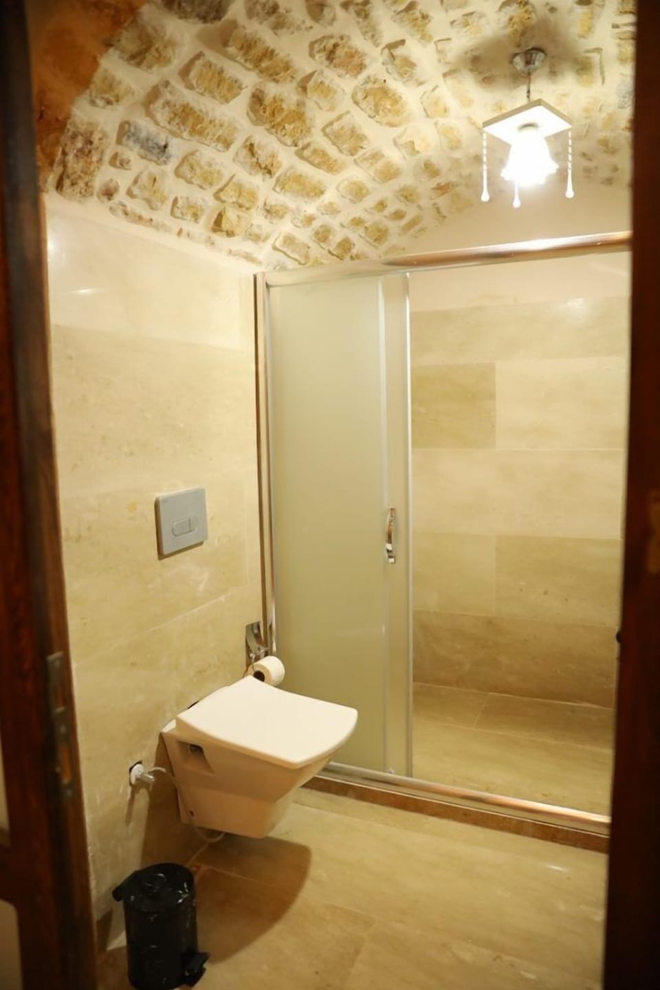 Economy Triple Room | Bathroom | Hair dryer, towels, soap, shampoo