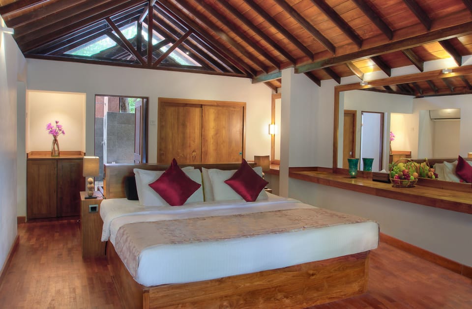 Superior King Room with Terrace | 1 bedroom, Egyptian cotton sheets, premium bedding, minibar