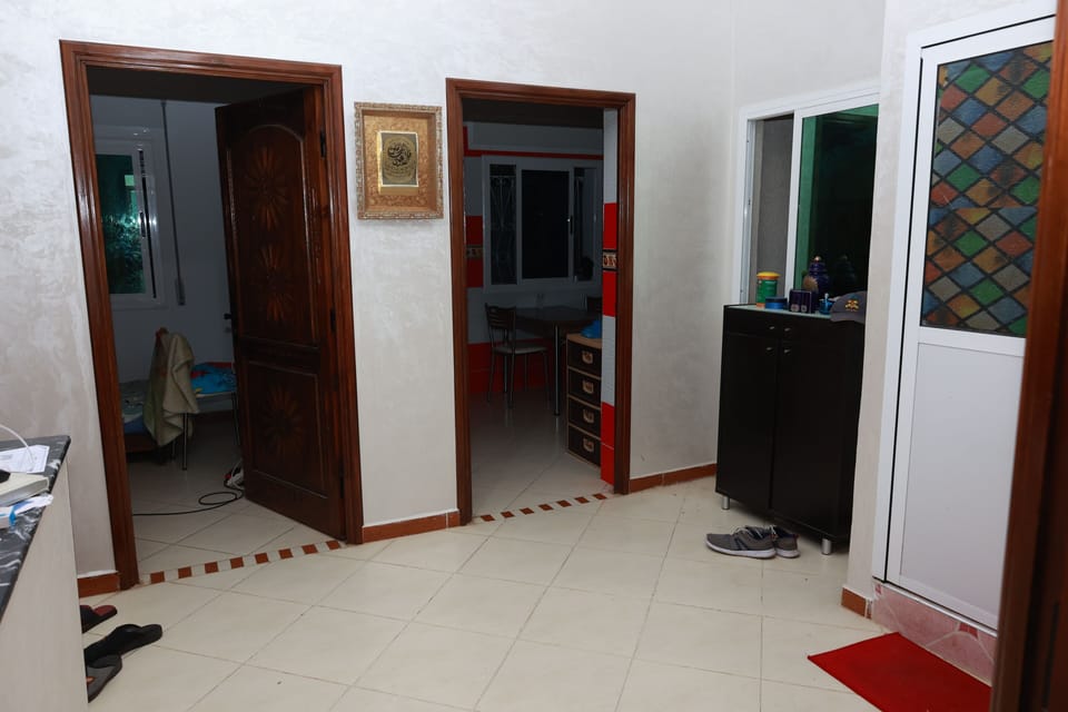 Basic Suite, City View | Living area | Computer monitors, printers