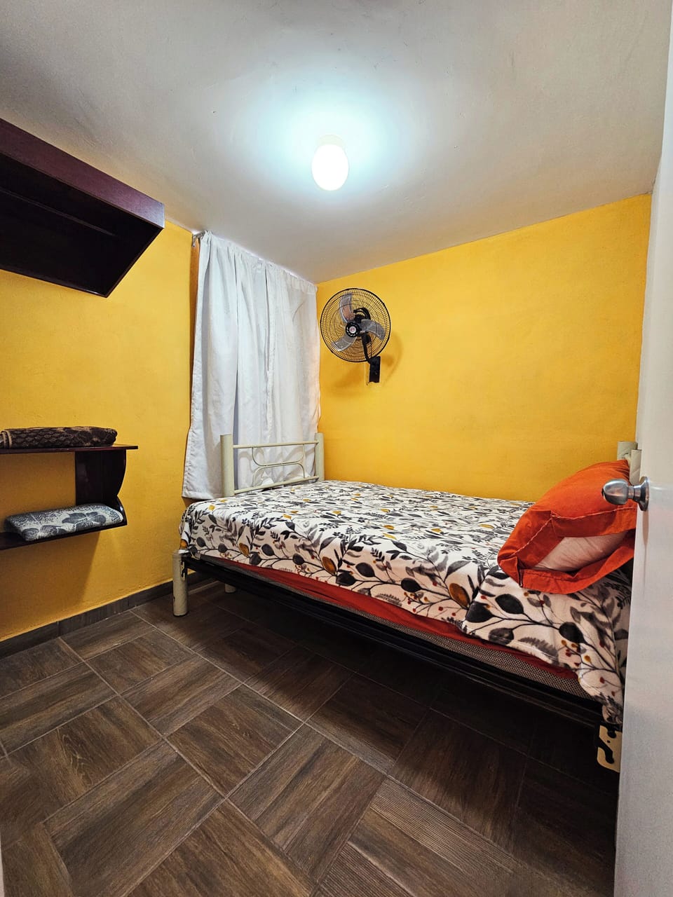 Basic House, Patio | 2 bedrooms, free WiFi