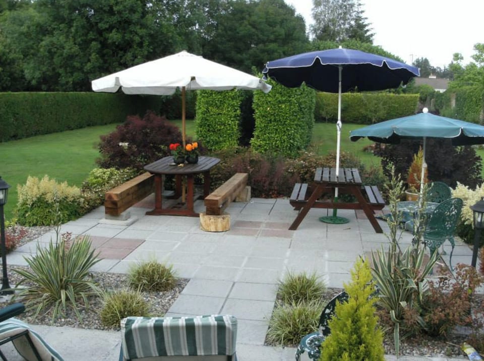 House | Outdoor dining