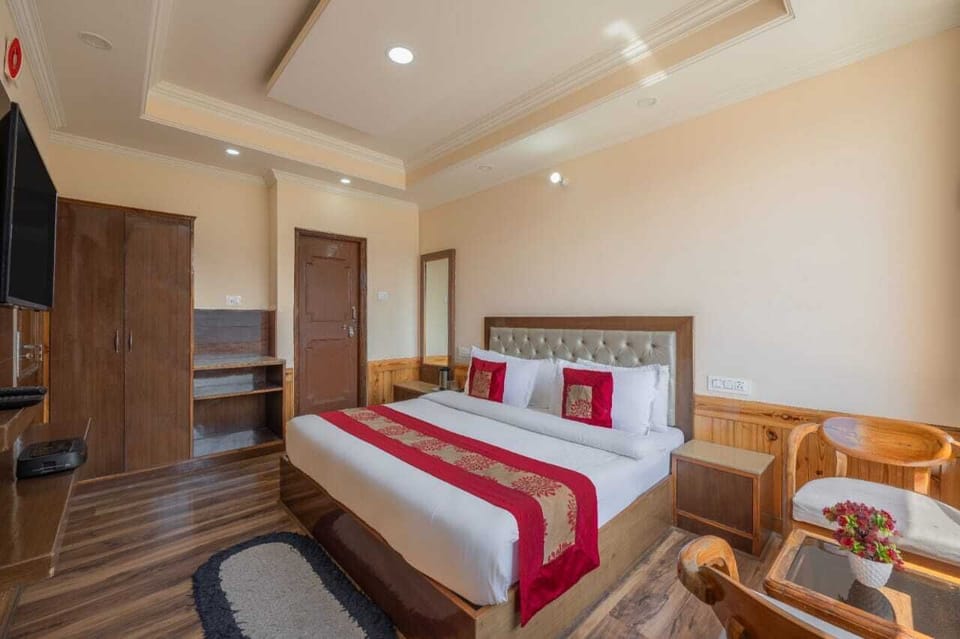 Comfort Double Room, City View | Laptop workspace, iron/ironing board, free WiFi