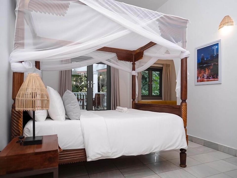 Suite | Minibar, soundproofing, iron/ironing board, free WiFi