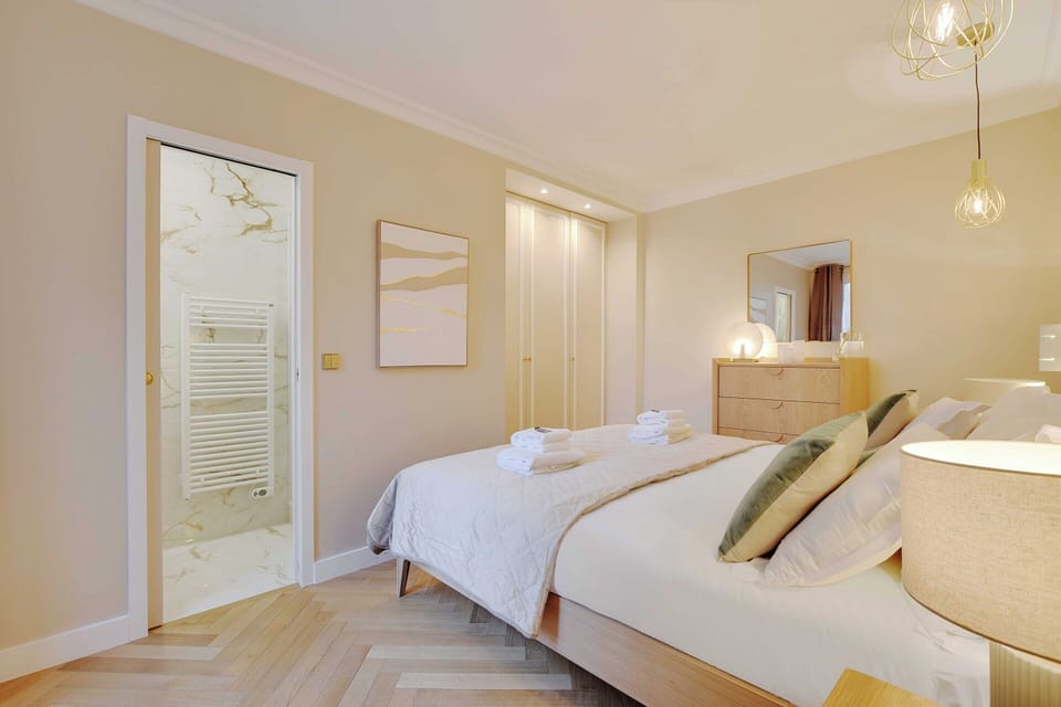 Apartment | 1 bedroom, laptop workspace, iron/ironing board, bed sheets