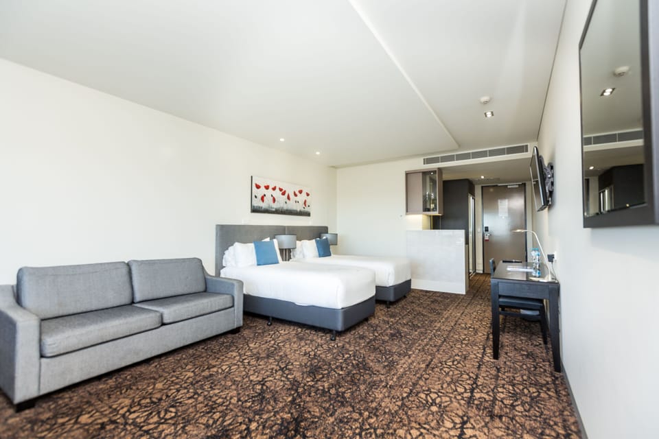 Executive Twin Room | In-room safe, desk, soundproofing, iron/ironing board