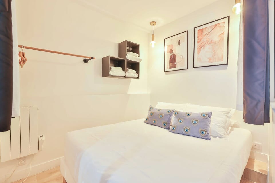 Apartment | 1 bedroom, laptop workspace, iron/ironing board, bed sheets