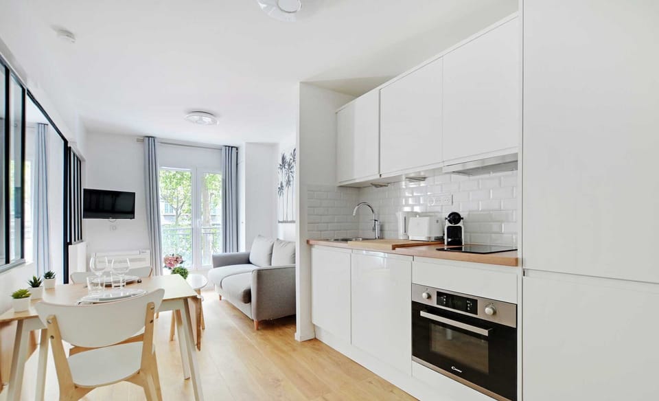 Apartment | Private kitchen | Fridge, microwave, oven, stovetop