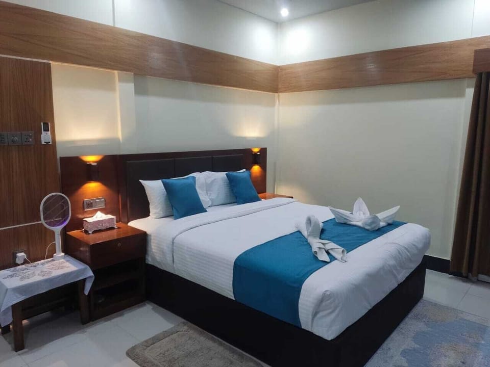 Standard Double Room, Garden View | In-room safe, desk, soundproofing, free WiFi