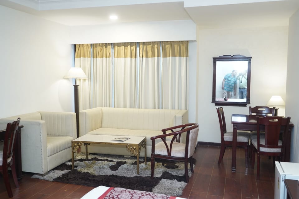 Executive Double Room, City View | In-room safe, desk, blackout drapes, soundproofing