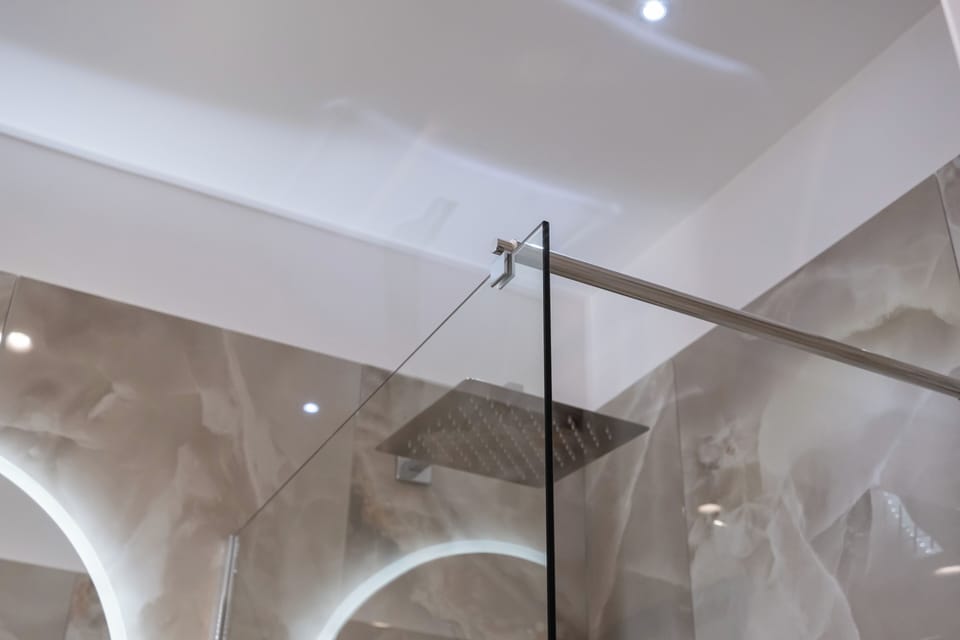 Room | Bathroom | Shower, hair dryer, bidet, towels