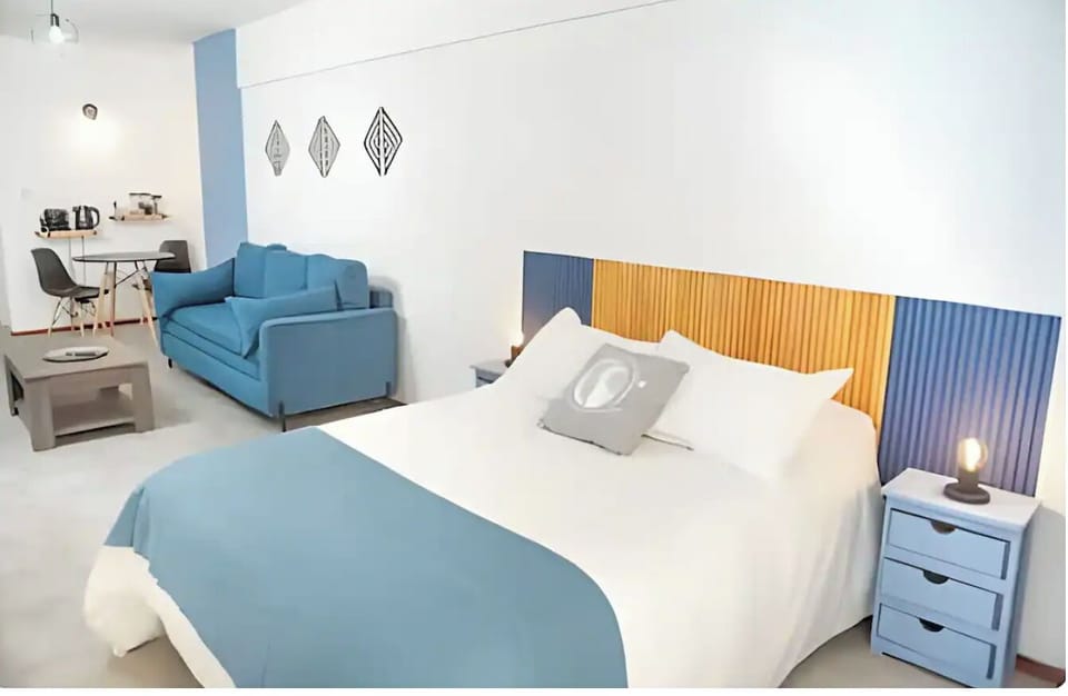 Apartment | 1 bedroom, down comforters, blackout drapes, iron/ironing board