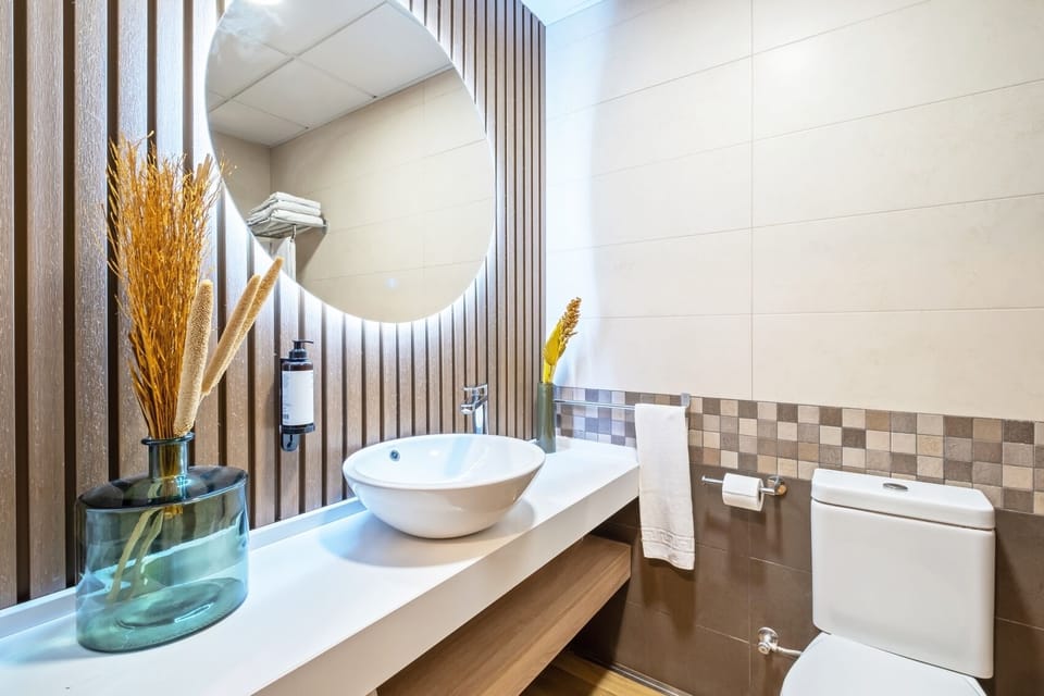 Free toiletries, hair dryer, towels