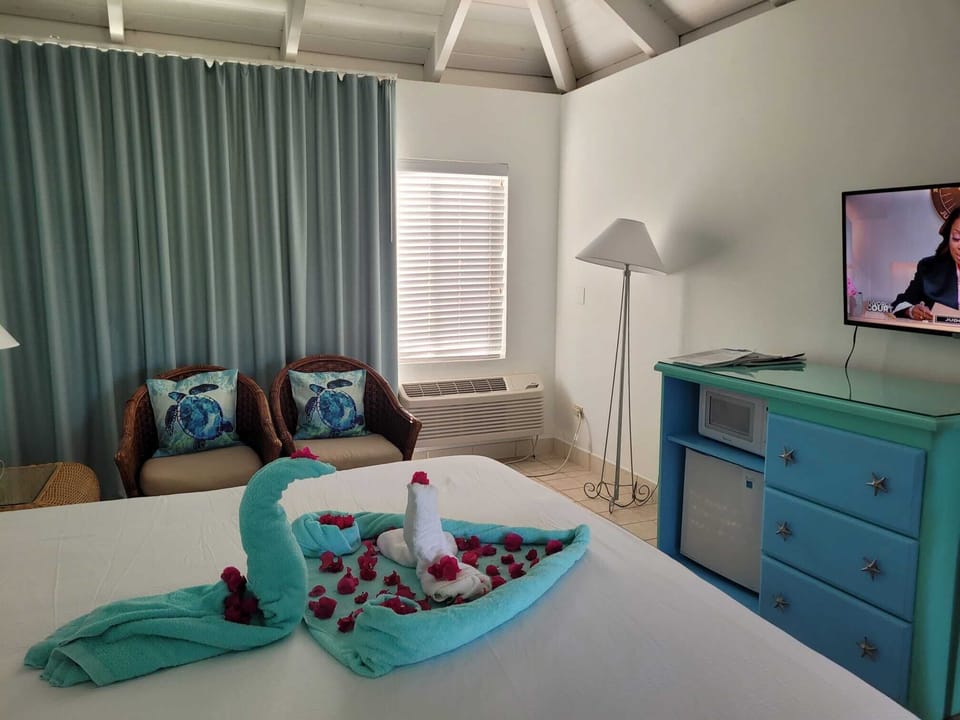 Balcony Room | In-room safe, iron/ironing board, WiFi (free), bed sheets