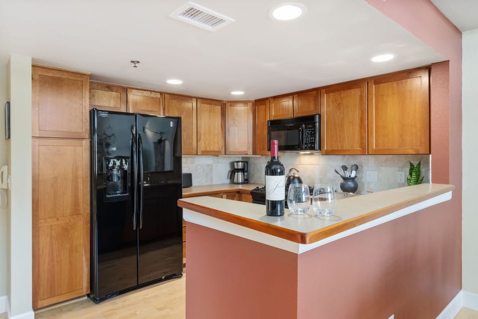 Condo, Multiple Beds, Balcony (408 Mason Court #228) | Private kitchen | Fridge, microwave, oven, stovetop