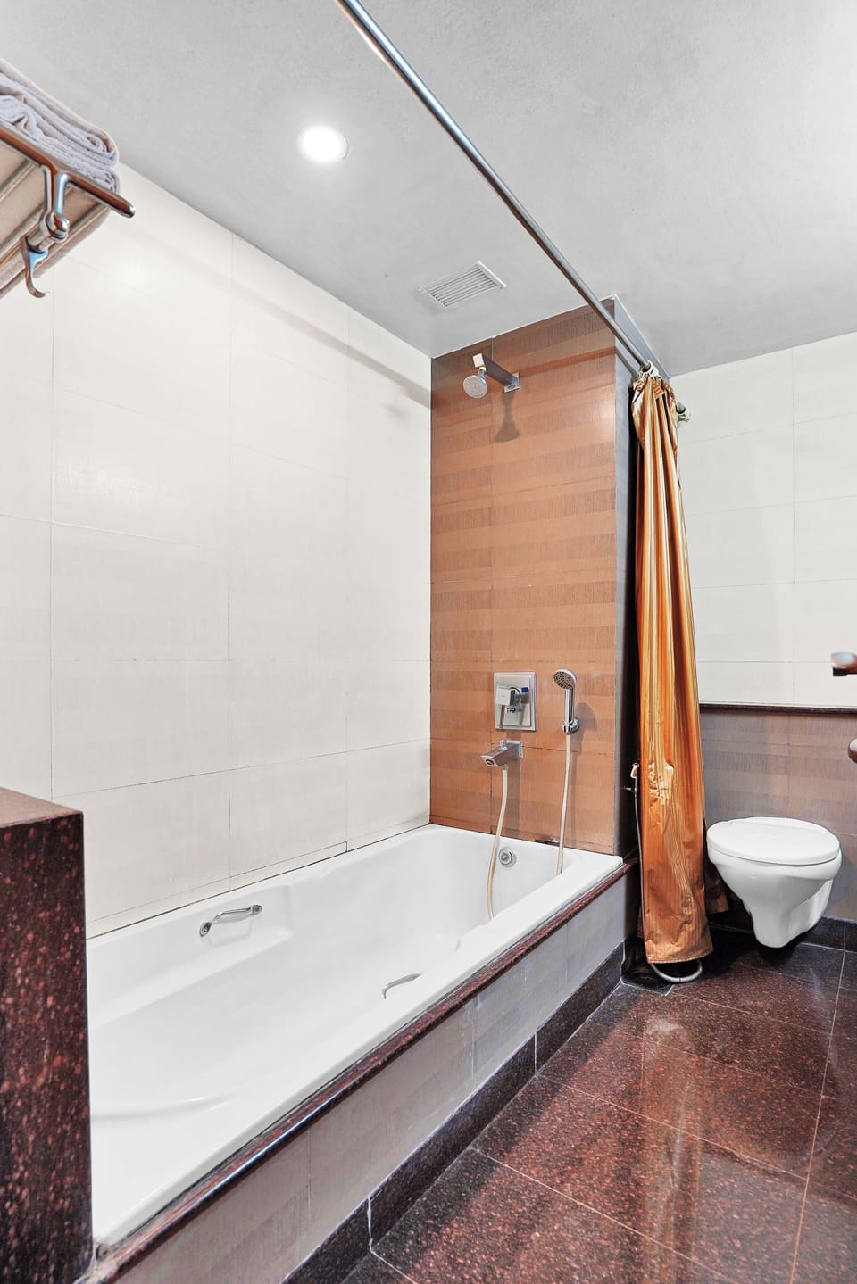 Superior Double or Twin Room, 1 Double Bed, City View | Bathroom | Shower, free toiletries, towels, soap