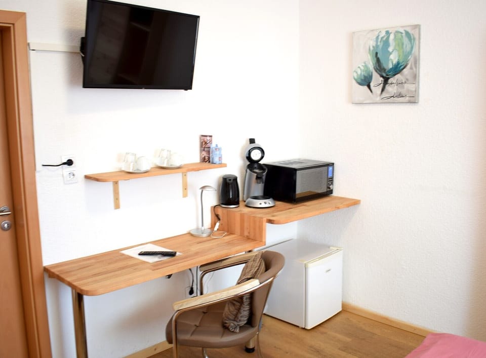 Desk, laptop workspace, free WiFi