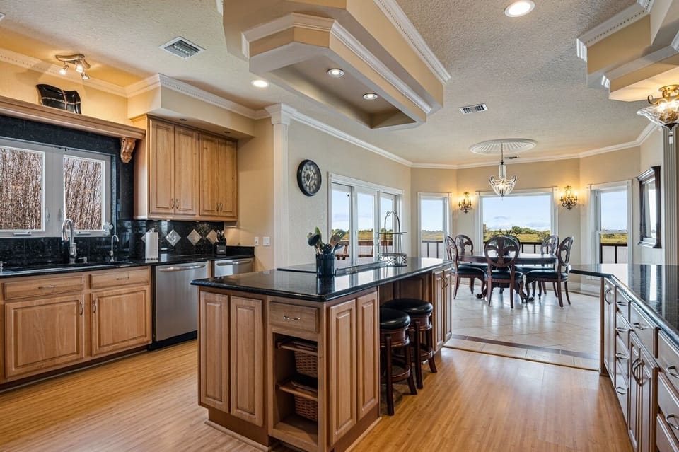 House, 5 Bedrooms | Private kitchen | Coffee/tea maker, fridge, toaster