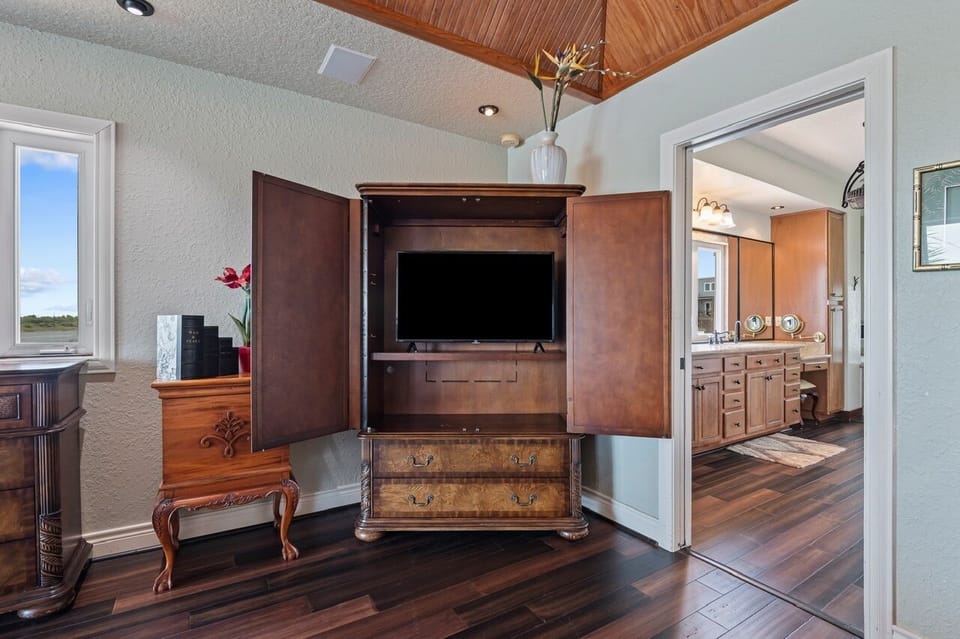 House, 5 Bedrooms | Interior
