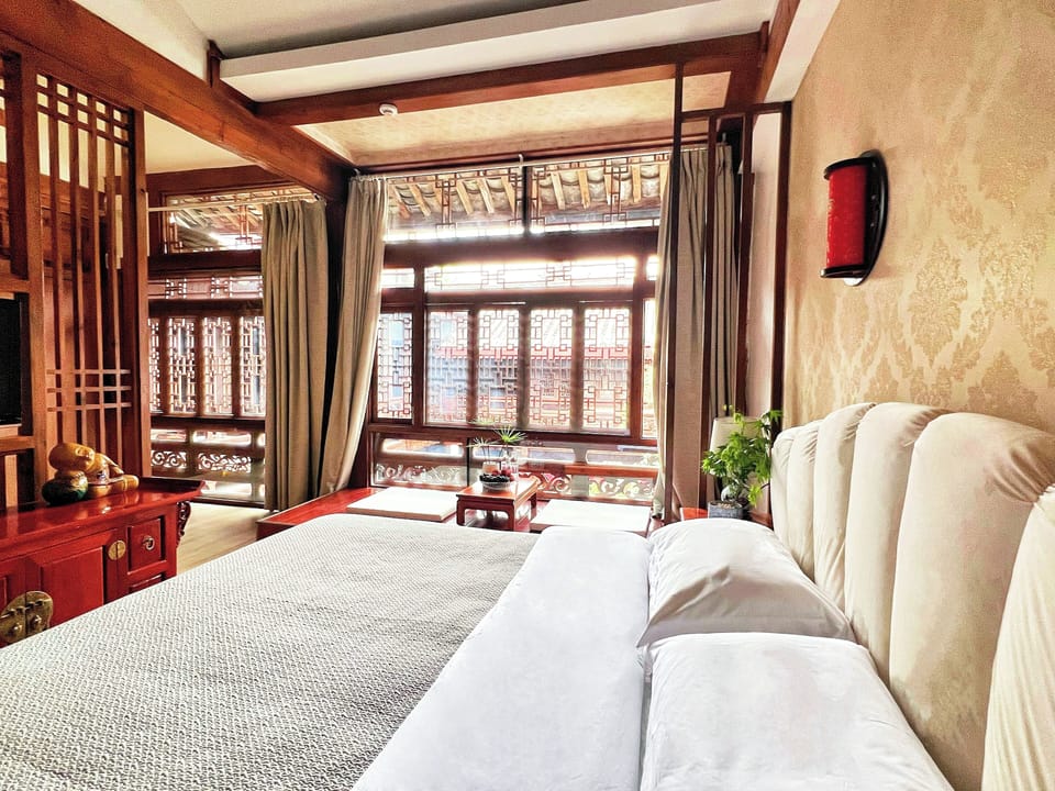 Elite Room | Laptop workspace, blackout drapes, WiFi (free), individually decorated