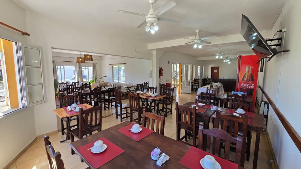 Family Triple Room | Dining room