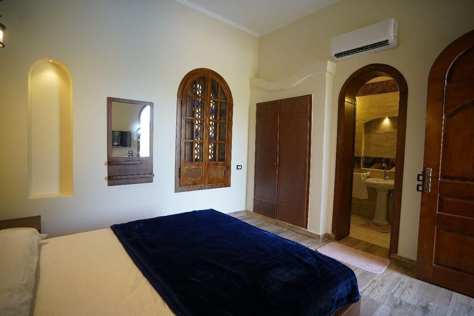 7 bedrooms, iron/ironing board