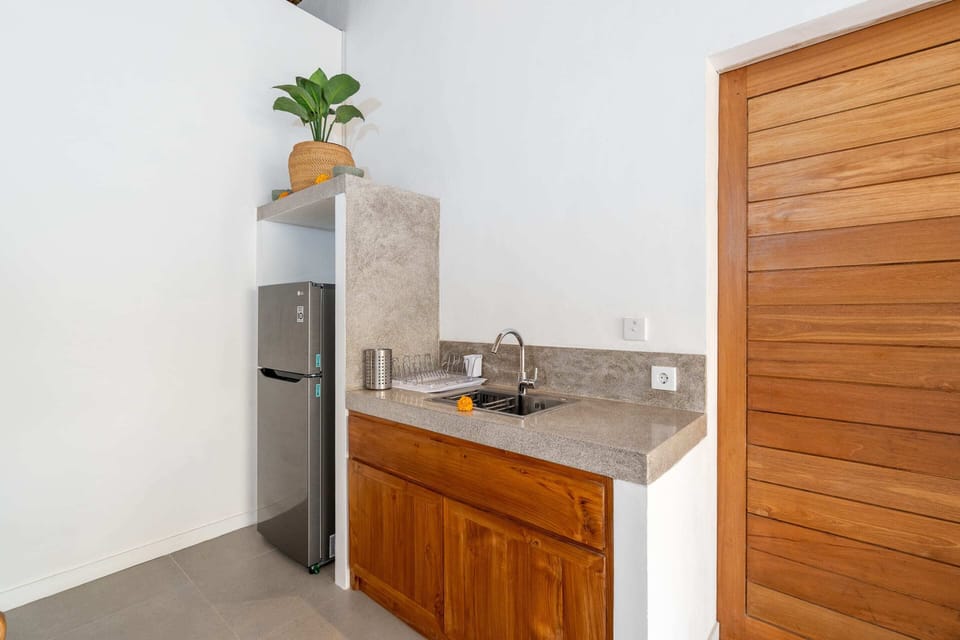 Basic Villa | Private kitchen | Fridge, microwave, stovetop, electric kettle