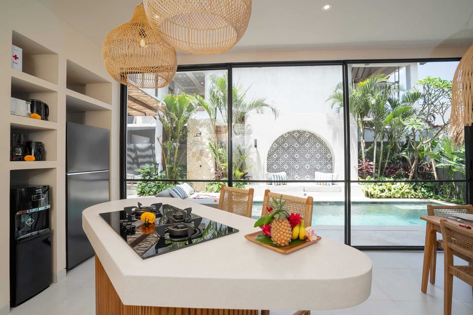 Basic Villa | Dining