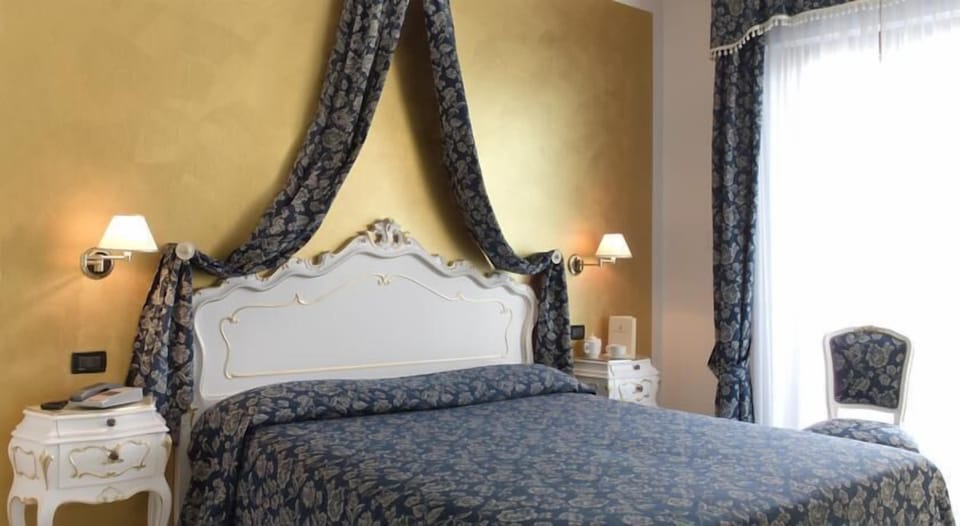 Superior Double or Twin Room, Lake View | Premium bedding, minibar, in-room safe, desk