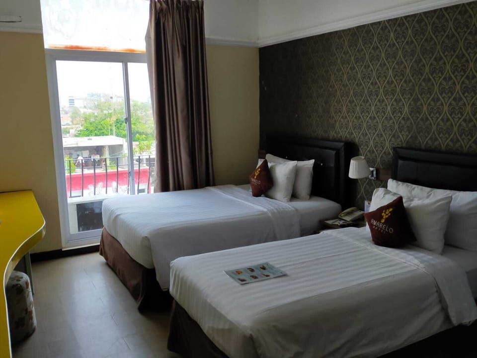 Family Room, City View | Free WiFi