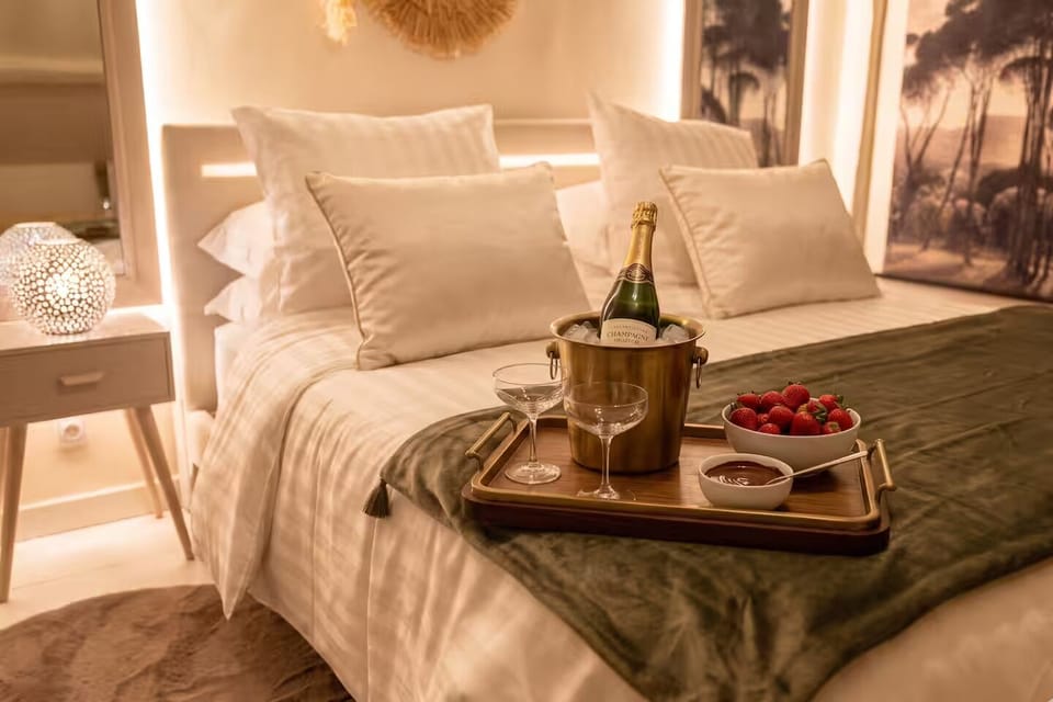 Deluxe Double Room, Multiple Beds, Hot Tub, Garden View | Premium bedding, Select Comfort beds, free WiFi