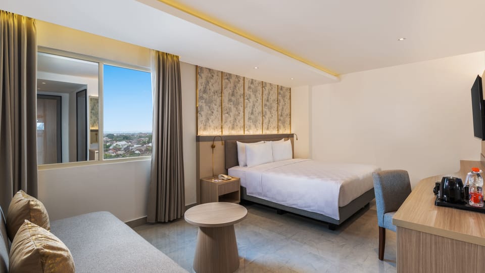Express Super | In-room safe, desk, laptop workspace, blackout drapes
