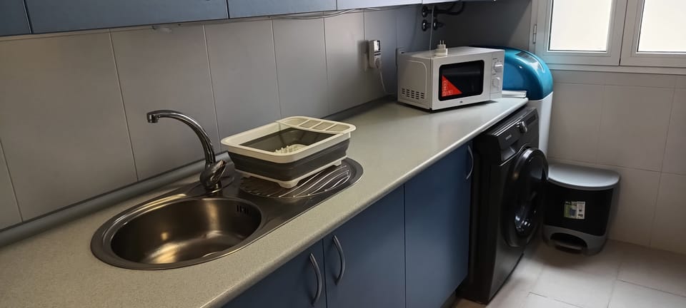 Apartment, 2 Bedrooms, Accessible, Smoking | Private kitchen