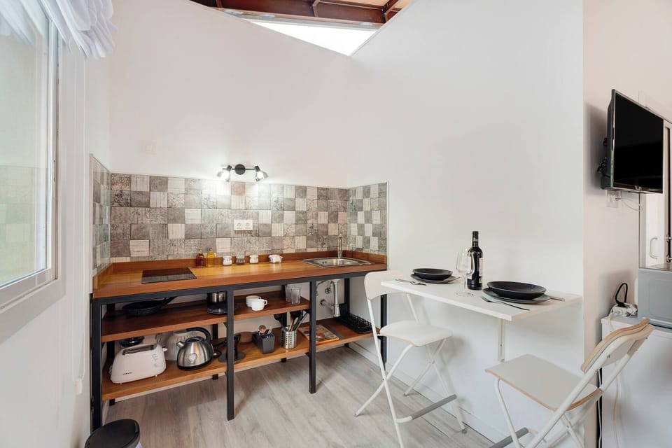 Apartment, 1 Bedroom, Mountain View | Dining room