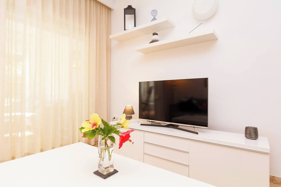 Apartment, 2 Bedrooms | Room amenity