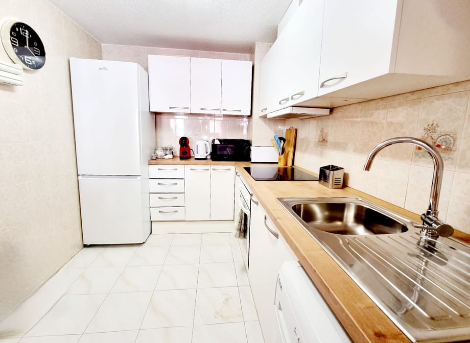 Apartment, 3 Bedrooms, Smoking, Balcony | Private kitchen