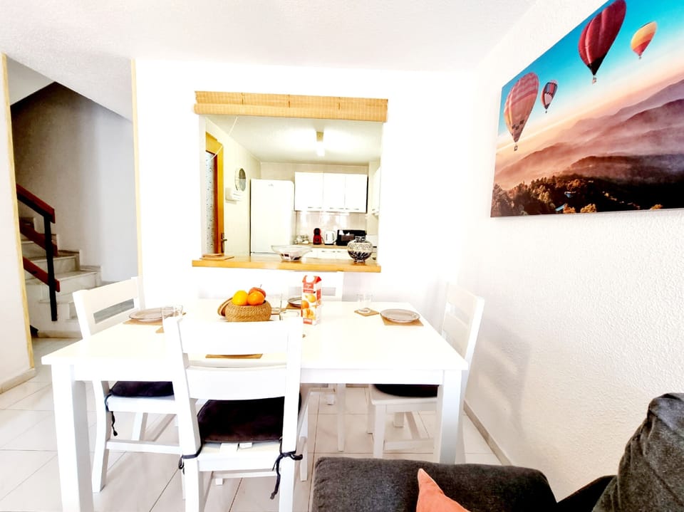Apartment, 3 Bedrooms, Smoking, Balcony | Dining