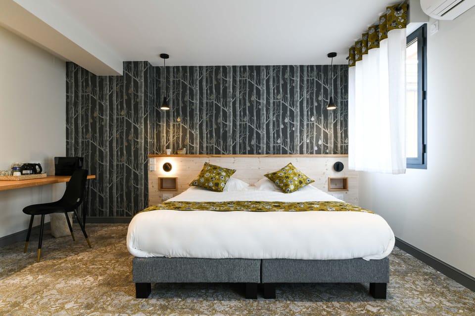 Comfort Double Room | Desk, soundproofing, WiFi (free), bed sheets