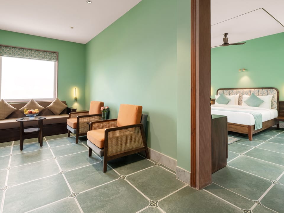 Luxury Suite | Desk, free WiFi
