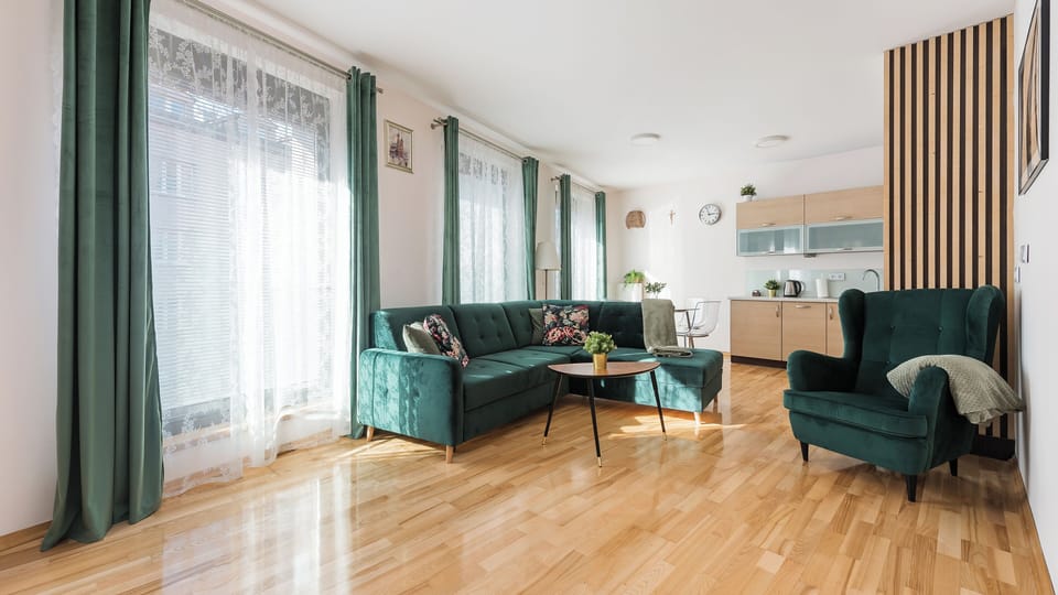 Apartament (233) | Living area | Flat-screen TV