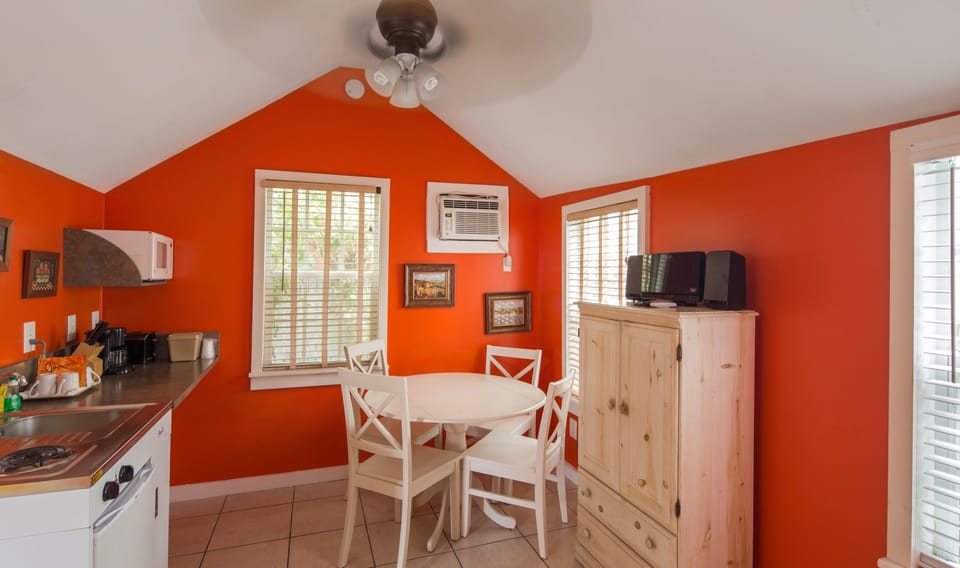 Cottage 2 Queen Beds at Wicker Guesthouse, 913 Duval Street | Private kitchenette | Fridge, microwave, coffee/tea maker