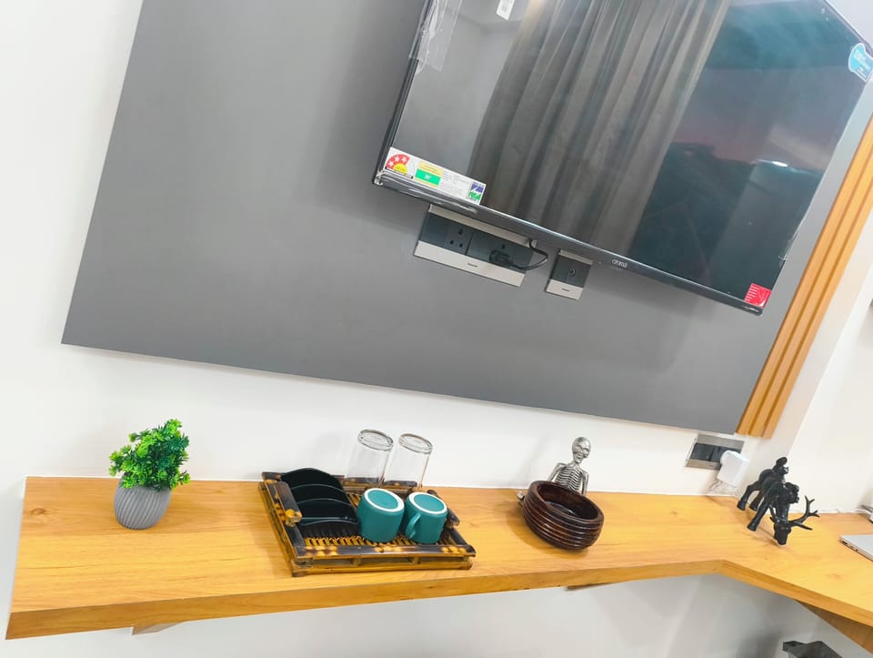 Superior Studio, Balcony, City View | Desk, laptop workspace, soundproofing, iron/ironing board